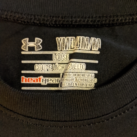 Youth medium Under Armour patriotic top - Picture 3 of 4